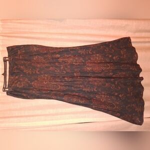 Elegant Paisley Patterned Silk Skirt